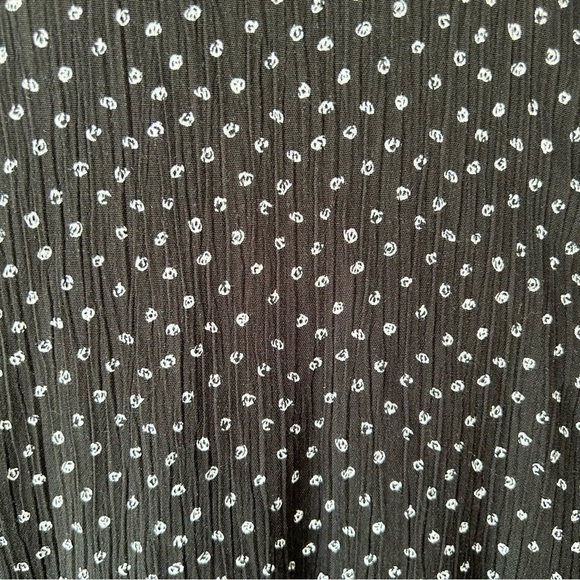 Courtenay women’s linen blend short sleeved button down blouse - Picture 8 of 8